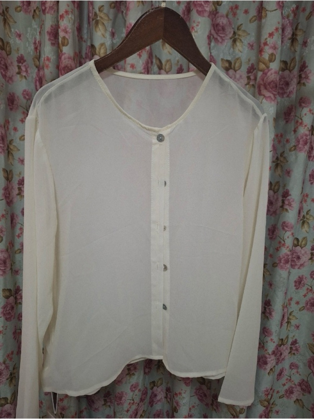 Women's Cream Button-Front Long Sleeve Blouse
